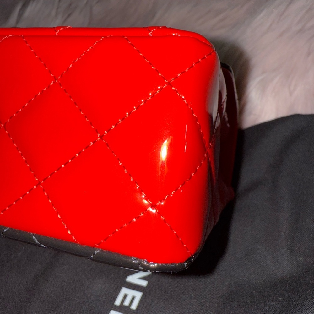 CHANEL Red and Black Patent Calfskin Quilted Mini Rectangular Flap bag - Picture 7 of 11